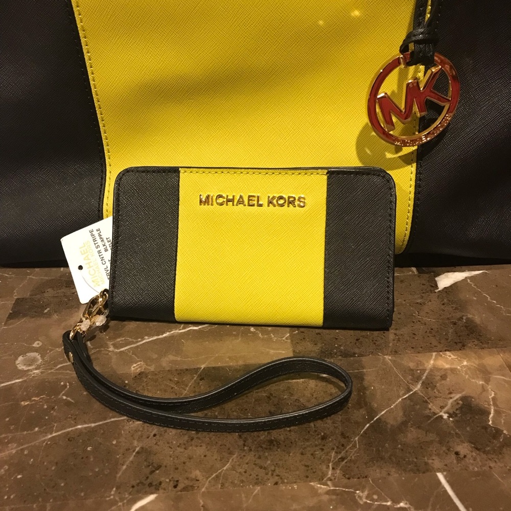 Michael Kors Black and Yellow Satchel with Gold Hardware - Picture 4 of 13